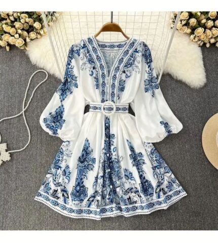 Vestido blanco con estampado bohemio azul