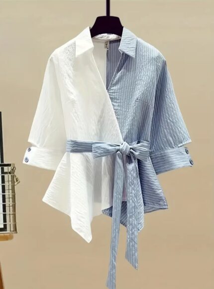 Blusa azul y blanco con cinta